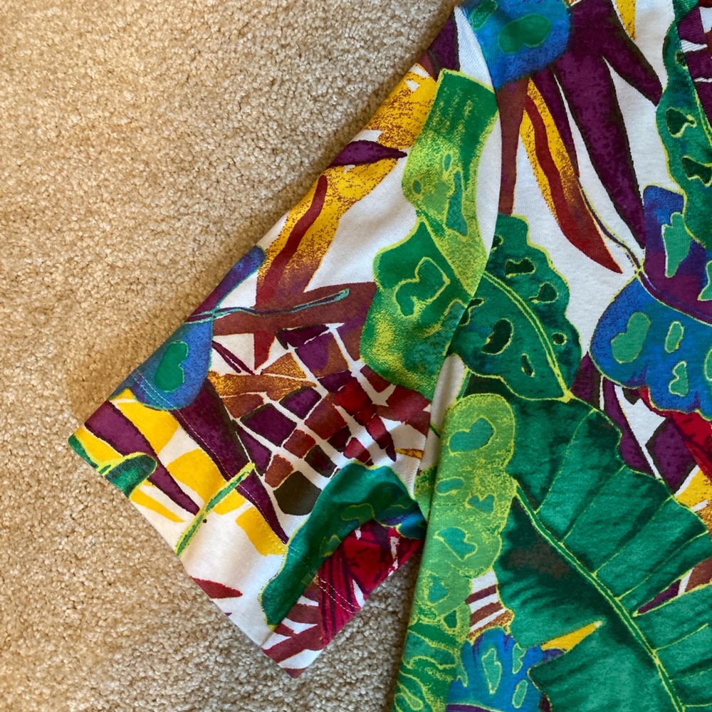 Chicos Tropical v neck stretch tee. Super comfy. Good condition. Size 2/Lg - Picture 3 of 6